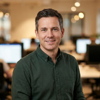 Foto de perfil de Daniel Carter, identificado como Director de Tecnología en Alba Valimbraza