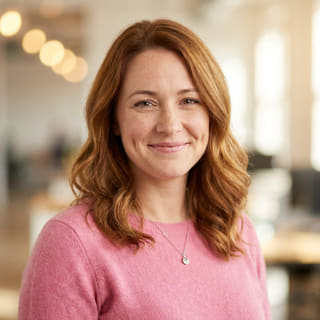 Foto de perfil de Emily Watson, responsable del área de Atención al Cliente en Alba Valimbraza